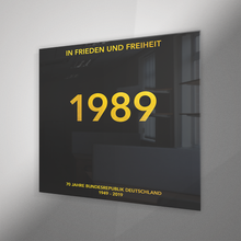 Laden Sie das Bild in den Galerie-Viewer, 1989 Acryldruck Schwarz